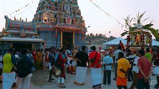 விமரிசையாக நடந்த தென்காசி அய்யாபுரம் தேவி ஸ்ரீ மாரியம்மன் திருக்கோவில் 32வது பூக்குழி திருவிழா!