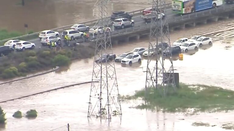 13 மாவட்டங்களில் மழை தொடரும் என அறிவிப்பு..